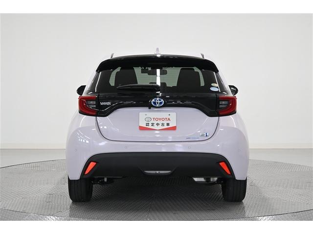 ヤリス ハイブリッドＺ　スマートキー＆プッシュスタート　パワーウィンドウ　Ｉストップ　ナビ付き　サイドエアバッグ　ＬＥＤライト　ドラレコ付　パワーステアリング　横滑防止装置　クルコン　ＡＢＳ付き　イモビライザー　エアコン（3枚目）