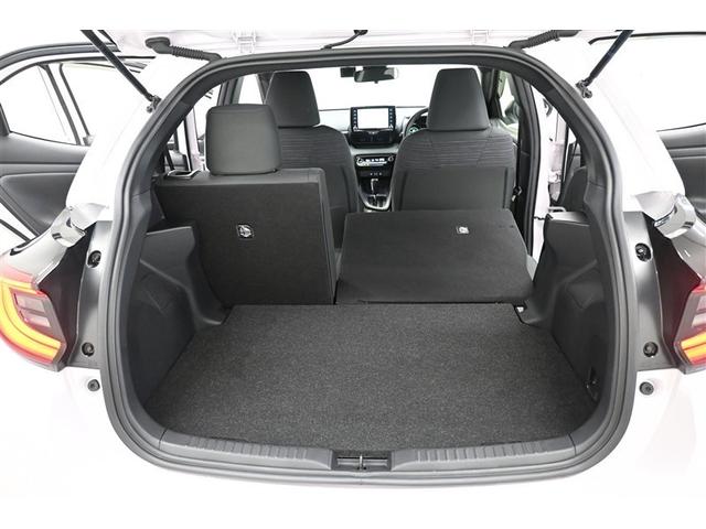 ヤリス ハイブリッドＺ　スマートキー＆プッシュスタート　パワーウィンドウ　Ｉストップ　ナビ付き　サイドエアバッグ　ＬＥＤライト　ドラレコ付　パワーステアリング　横滑防止装置　クルコン　ＡＢＳ付き　イモビライザー　エアコン（8枚目）