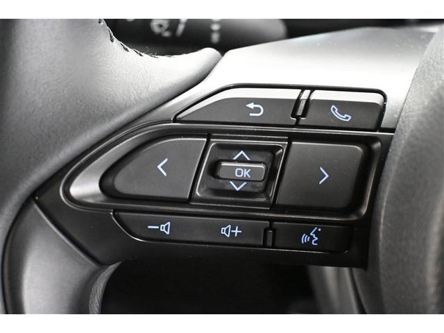 ヤリス ハイブリッドＺ　スマートキー＆プッシュスタート　パワーウィンドウ　Ｉストップ　ナビ付き　サイドエアバッグ　ＬＥＤライト　ドラレコ付　パワーステアリング　横滑防止装置　クルコン　ＡＢＳ付き　イモビライザー　エアコン（28枚目）