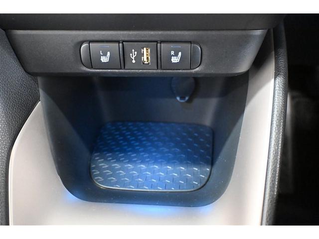 ヤリス ハイブリッドＺ　スマートキー＆プッシュスタート　パワーウィンドウ　Ｉストップ　ナビ付き　サイドエアバッグ　ＬＥＤライト　ドラレコ付　パワーステアリング　横滑防止装置　クルコン　ＡＢＳ付き　イモビライザー　エアコン（30枚目）