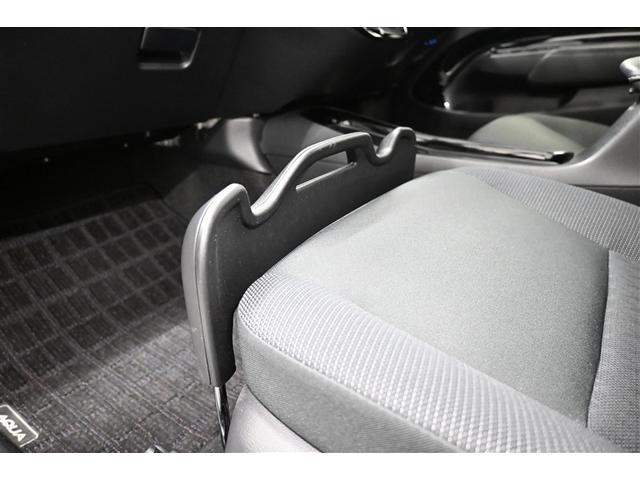 ����ȑ��t�����g�V�[�g�ɂ͔������A�V�X�g�V�[�g�t��