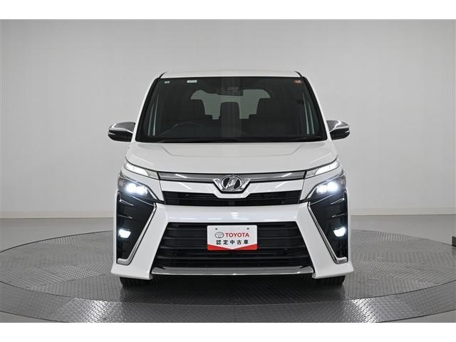 ヴォクシー ＺＳ　煌　Ｉストップ　バックガイドモニター　３列　オートクルーズ　Ｗエアコン　エアバック　地デジ　ＬＥＤヘッドライト　オートエアコン　アルミホイール　Ｗエアバッグ　ＤＶＤ視聴可能　ＥＴＣ　パワーウィンドウ（2枚目）