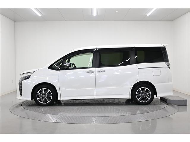 ヴォクシー ＺＳ　煌　Ｉストップ　バックガイドモニター　３列　オートクルーズ　Ｗエアコン　エアバック　地デジ　ＬＥＤヘッドライト　オートエアコン　アルミホイール　Ｗエアバッグ　ＤＶＤ視聴可能　ＥＴＣ　パワーウィンドウ（4枚目）