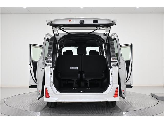ヴォクシー ＺＳ　煌　Ｉストップ　バックガイドモニター　３列　オートクルーズ　Ｗエアコン　エアバック　地デジ　ＬＥＤヘッドライト　オートエアコン　アルミホイール　Ｗエアバッグ　ＤＶＤ視聴可能　ＥＴＣ　パワーウィンドウ（6枚目）
