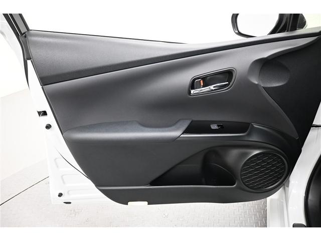 プリウス Ｓツーリングセレクション　ドライブレコーダ　地デジ　バックモニタ　定期点検記録簿　オ－トエアコン　ＬＥＤランプ　横滑り防止　セキュリティアラーム　エアバック　サイドエアバック　ＡＣ１００Ｖ　ＤＶＤ視聴可　ＥＴＣ車載器　ナビＴＶ（34枚目）