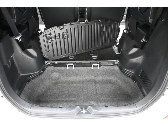 ヴォクシー ＺＳ　煌ＩＩ　アイドリングＳＴＯＰ　両側電動パワースライドドア　地デジフルセグＴＶ　ＥＴＣ付き　Ｒカメラ　ウォークスルー　リアエアコン　パワーウインドウ　ＬＥＤライト　ＥＳＣ　パワステ　ＳＲＳ　クルーズＣ　ＡＣ（10枚目）