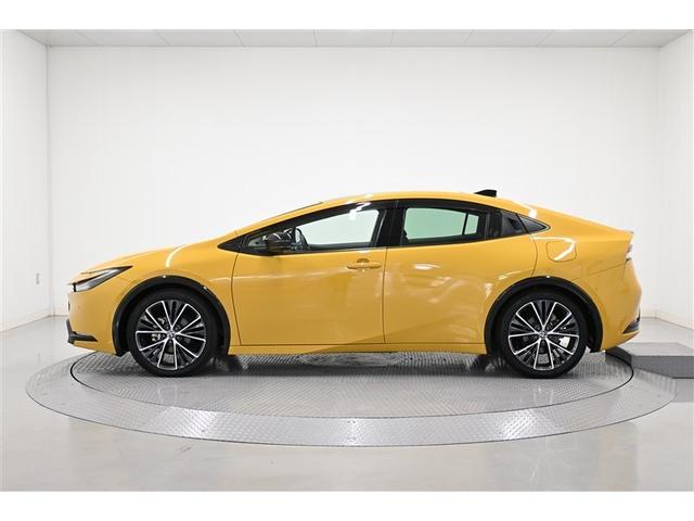 プリウス Ｚ　Ｒカメラ　フルセグ地デジＴＶ　パノラミックルーフ　フルオートエアコン　サイドエアバッグ　元試乗車　ドラレコ付き　ＥＳＣ　パワーステアリング　アルミ　Ｐシート　インテリキー　ＡＣ１００　パワーウインドウ（4枚目）