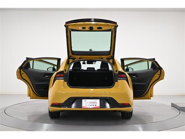 プリウス Ｚ　Ｒカメラ　フルセグ地デジＴＶ　パノラミックルーフ　フルオートエアコン　サイドエアバッグ　元試乗車　ドラレコ付き　ＥＳＣ　パワーステアリング　アルミ　Ｐシート　インテリキー　ＡＣ１００　パワーウインドウ（6枚目）