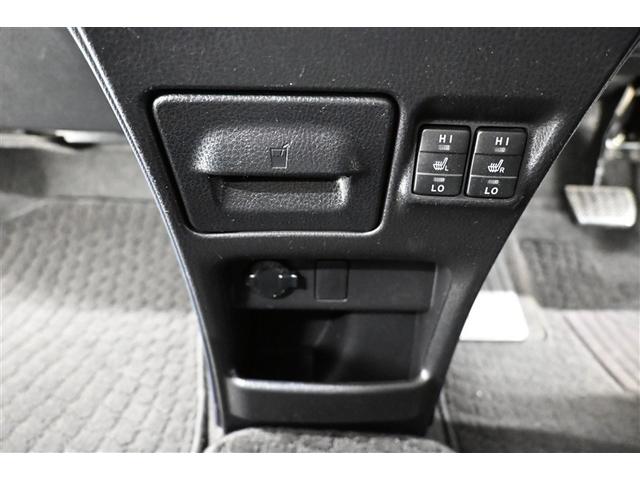 ヴォクシー ハイブリッドＶ　横滑防止装置　リアカメラ　エアバック　パワーウインドウ　ＡＷ　メモリナビ　ドラレコ付き　パワステ　ＬＥＤライト　盗難防止　ＤＶＤ再生機能　Ｗエアコン　ナビＴＶ　リモコンキー　Ｗエアバッグ　ＥＴＣ　３列（20枚目）