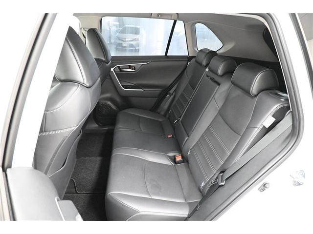 ＲＡＶ４ Ｇ　Ｚパッケージ　ドライブレコーダ　横滑防止装置　Ａクルコン　地デジ　整備記録簿　キーレスエントリー　ＥＴＣ付　スマキー　リアカメラ　助手席エアバッグ　ＬＥＤヘッド　オートエアコン　盗難防止装置　サイドエアバッグ　ＴＶ（14枚目）