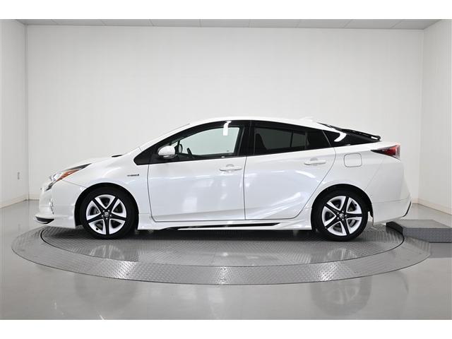 プリウス Ａツーリングセレクション　スマートキ－　アクティブクルーズ　整備記録簿　ＥＴＣ車載器　ドラレコ付き　ＴＶナビ　ＬＥＤライト　キーフリー　イモビライザー　地デジ　サイドエアバッグ　横滑防止装置　ＤＶＤ再生機能　アルミホイール（5枚目）