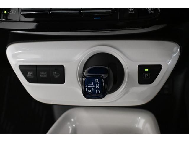 プリウス Ａツーリングセレクション　スマートキ－　アクティブクルーズ　整備記録簿　ＥＴＣ車載器　ドラレコ付き　ＴＶナビ　ＬＥＤライト　キーフリー　イモビライザー　地デジ　サイドエアバッグ　横滑防止装置　ＤＶＤ再生機能　アルミホイール（20枚目）