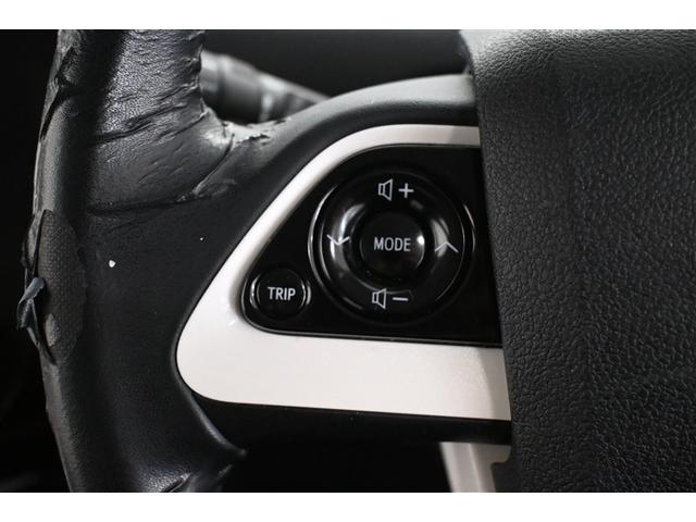 プリウス Ａツーリングセレクション　スマートキ－　アクティブクルーズ　整備記録簿　ＥＴＣ車載器　ドラレコ付き　ＴＶナビ　ＬＥＤライト　キーフリー　イモビライザー　地デジ　サイドエアバッグ　横滑防止装置　ＤＶＤ再生機能　アルミホイール（22枚目）