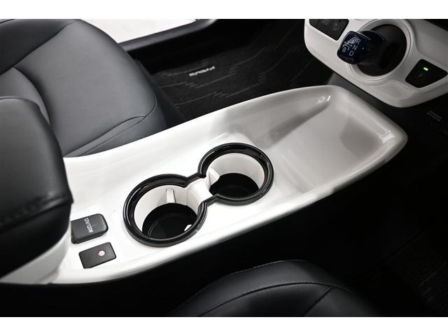 プリウス Ａツーリングセレクション　スマートキ－　アクティブクルーズ　整備記録簿　ＥＴＣ車載器　ドラレコ付き　ＴＶナビ　ＬＥＤライト　キーフリー　イモビライザー　地デジ　サイドエアバッグ　横滑防止装置　ＤＶＤ再生機能　アルミホイール（34枚目）