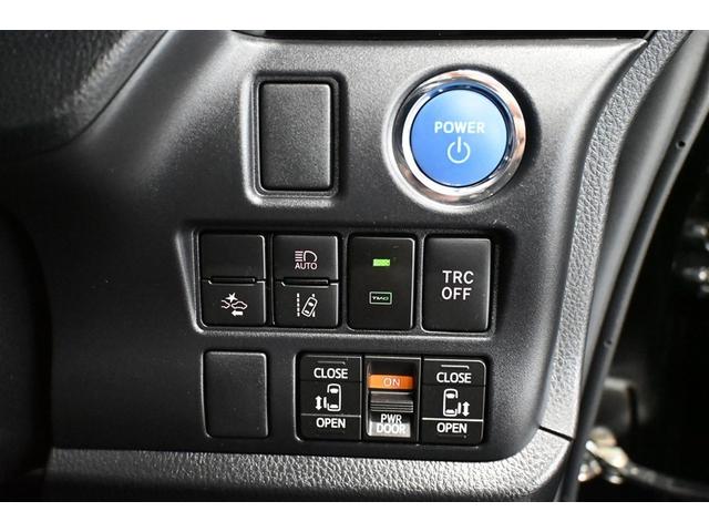 ヴォクシー ハイブリッドZS 煌III 両側オートスライドドア 点検記録簿 LEDライト オートクルーズ Bモニター ABS エアバッグ 横滑り防止機能 アルミ スマキー キーレス オートエアコン DVD再生可能 フルセグTV ナビ&TV(21枚目)