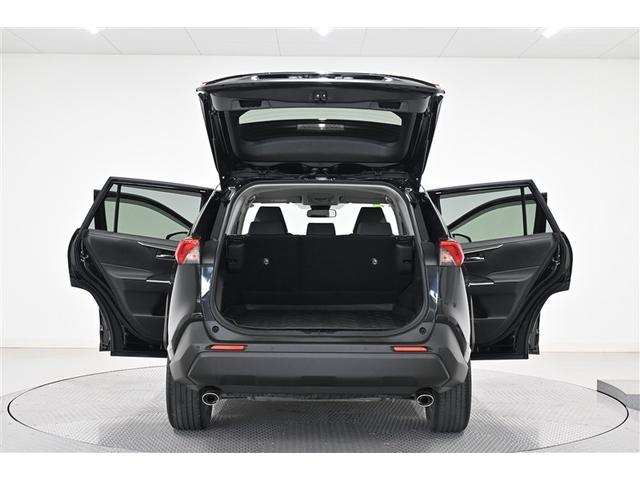 ＲＡＶ４ Ｘ　インテリキー　盗難防止装置　パワーウィンドウ　ＬＥＤヘッドライト　ＥＳＣ　カーテンエアバッグ　クルコン　バックモニター　ＥＴＣ車載器　ＡＢＳ　エアバッグ　パワステ　アルミホイール　オートエアコン　ＴＶ（6枚目）
