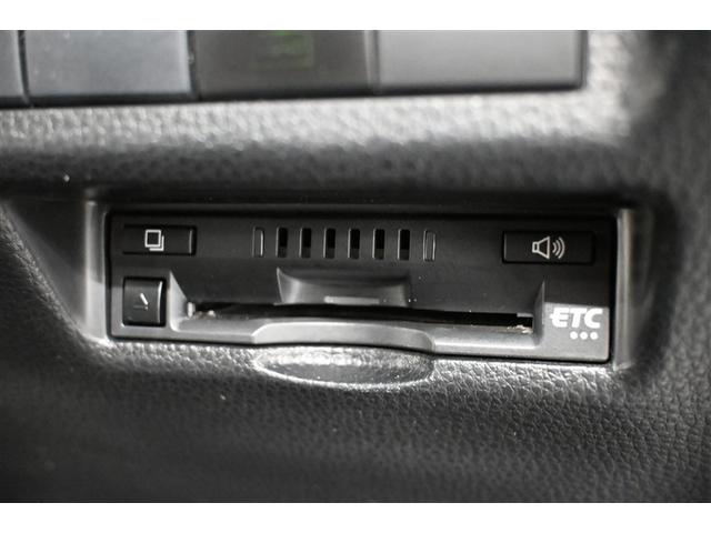 ＲＡＶ４ Ｘ　インテリキー　盗難防止装置　パワーウィンドウ　ＬＥＤヘッドライト　ＥＳＣ　カーテンエアバッグ　クルコン　バックモニター　ＥＴＣ車載器　ＡＢＳ　エアバッグ　パワステ　アルミホイール　オートエアコン　ＴＶ（21枚目）