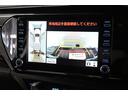 パノラミックビューモニター付きです。車両を上から見たような映像をディスプレイオーディオ画面に表示。運転席からの目視だけでは見にくい、車両周辺の状況をリアルタイムでしっかり確認できます。