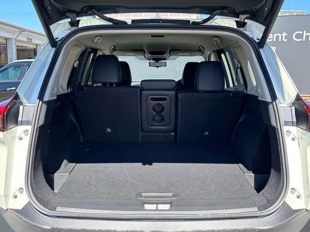 エクストレイル １．５　Ｇ　ｅ－４ＯＲＣＥ　４ＷＤ　メモリーナビ　全周囲モニター　プロパイロ　試乗車　１オーナー　パークアシスト　禁煙　ＬＥＤヘッドランプ　ナビＴＶ　スマートキー　レーダークルーズ　ＬＫＡ　キーフリー　ＥＴＣ　４ＷＤ　アルミホイール　メモリーナビ　記録簿　バックカメラ　ＰＳ（17枚目）