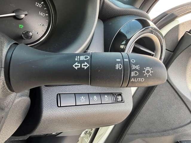 キックス １．２　Ｘ　（ｅ－ＰＯＷＥＲ）　ブラックスタイルＰＫＧ　フルエアロ　ナビ＆ＴＶ　ワンオ－ナ－車　追従クルコン　スマートキー　ＬＥＤヘッド　レーンアシスト　パワーステアリング　盗難防止システム　ドライブレコーダー　ＥＴＣ　整備記録簿有　メモリーナビ　サイドエアバッグ（10枚目）