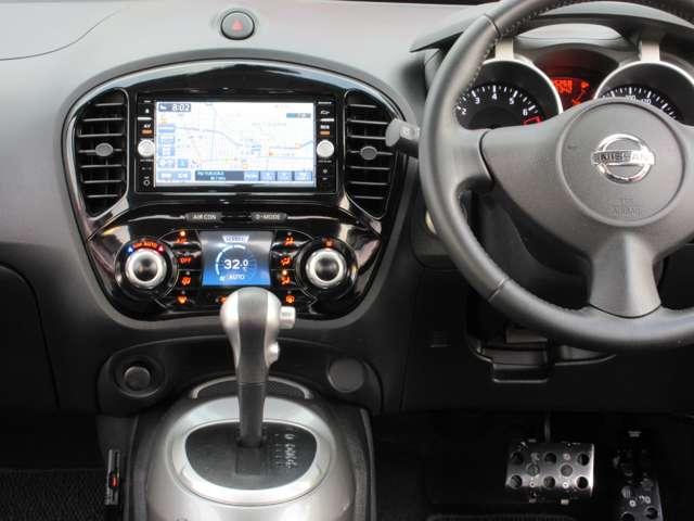 ジューク １．５　１５ＲＸ　メモリーナビ　バックモニター　イモビライザー　Ｗエアバッグ　定期点検記録簿　ＥＴＣ付　アルミホイール　キーフリーシステム　ナビＴＶ　メモリーナビ　パワーウィンドウ　パワーステアリング　ＡＢＳ　運転席エアバッグ　ワンセグ　リヤカメラ（4枚目）