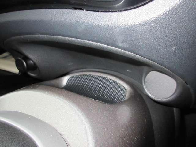 ジューク １．５　１５ＲＸ　メモリーナビ　バックモニター　イモビライザー　Ｗエアバッグ　定期点検記録簿　ＥＴＣ付　アルミホイール　キーフリーシステム　ナビＴＶ　メモリーナビ　パワーウィンドウ　パワーステアリング　ＡＢＳ　運転席エアバッグ　ワンセグ　リヤカメラ（12枚目）