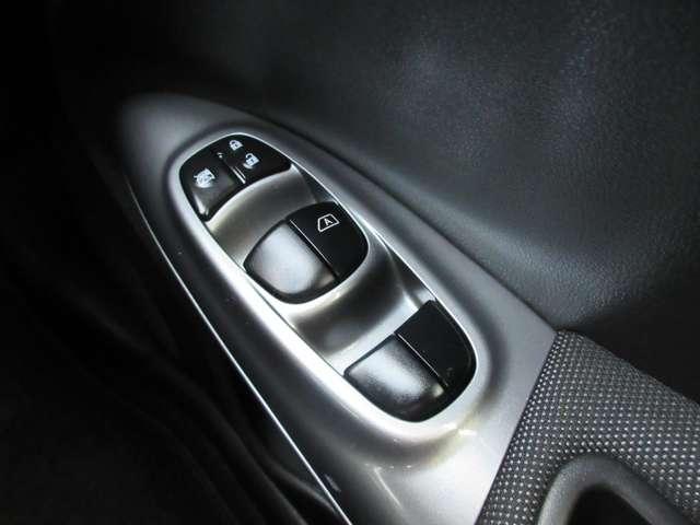 ジューク １．５　１５ＲＸ　メモリーナビ　バックモニター　イモビライザー　Ｗエアバッグ　定期点検記録簿　ＥＴＣ付　アルミホイール　キーフリーシステム　ナビＴＶ　メモリーナビ　パワーウィンドウ　パワーステアリング　ＡＢＳ　運転席エアバッグ　ワンセグ　リヤカメラ（14枚目）