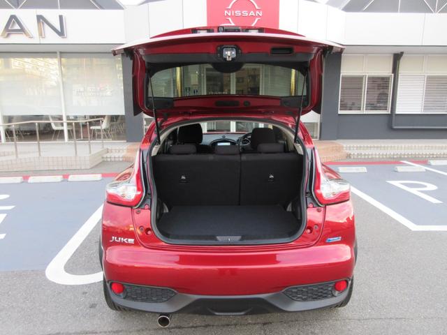 ジューク １．５　１５ＲＸ　メモリーナビ　バックモニター　イモビライザー　Ｗエアバッグ　定期点検記録簿　ＥＴＣ付　アルミホイール　キーフリーシステム　ナビＴＶ　メモリーナビ　パワーウィンドウ　パワーステアリング　ＡＢＳ　運転席エアバッグ　ワンセグ　リヤカメラ（32枚目）
