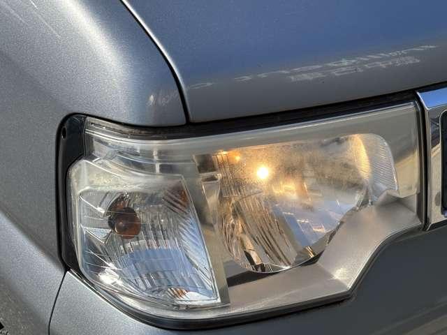 現在、ハロゲンヘッドライト搭載ですがご希望であれば、キセノンやＬＥＤバルブに交換することもできます☆詳しくはスタッフまでお問い合わせください。