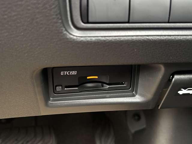 セレナ ２．０　ハイウェイスターＶ　メモリーナビ　全周囲モニター　ドラレコ　Ｗ電動スライド　レーダークルコン　レーンアシスト　展示試乗車ＵＰ　ＬＥＤランプ　ワンオーナー車　盗難防止システム　ＥＴＣ装備　カーテンエアバッグ　アルミホイール　キーフリー　メモリ－ナビ　ナビＴＶ（8枚目）