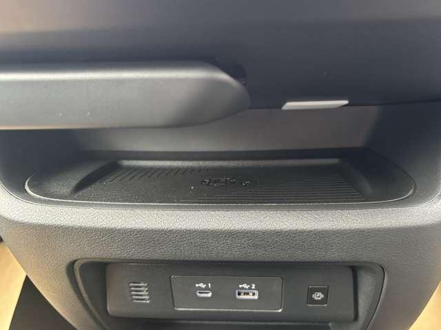 セレナ ２．０　ハイウェイスターＶ　メモリーナビ　全周囲モニター　ドラレコ　Ｗ電動スライド　レーダークルコン　レーンアシスト　展示試乗車ＵＰ　ＬＥＤランプ　ワンオーナー車　盗難防止システム　ＥＴＣ装備　カーテンエアバッグ　アルミホイール　キーフリー　メモリ－ナビ　ナビＴＶ（12枚目）