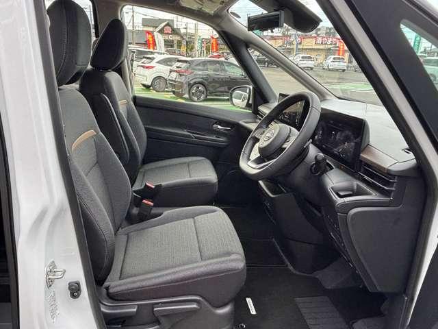 セレナ ２．０　ハイウェイスターＶ　メモリーナビ　全周囲モニター　ドラレコ　Ｗ電動スライド　レーダークルコン　レーンアシスト　展示試乗車ＵＰ　ＬＥＤランプ　ワンオーナー車　盗難防止システム　ＥＴＣ装備　カーテンエアバッグ　アルミホイール　キーフリー　メモリ－ナビ　ナビＴＶ（16枚目）