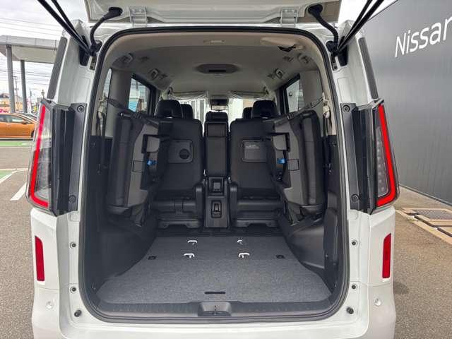 セレナ ２．０　ハイウェイスターＶ　メモリーナビ　全周囲モニター　ドラレコ　Ｗ電動スライド　レーダークルコン　レーンアシスト　展示試乗車ＵＰ　ＬＥＤランプ　ワンオーナー車　盗難防止システム　ＥＴＣ装備　カーテンエアバッグ　アルミホイール　キーフリー　メモリ－ナビ　ナビＴＶ（20枚目）