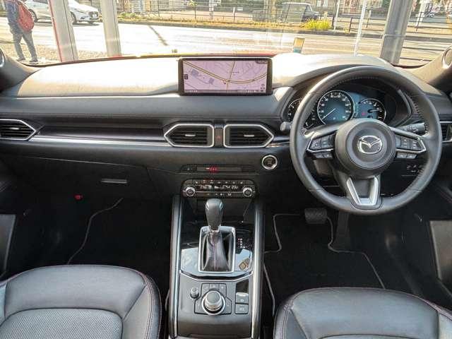 �^�]�Ȃɍ����Ă݂�ƁA�r�t�u�炵�������ʒu�Ǝ����i�A�C�|�C���g�j�̍����ŉJ�̖�Ȃǂł��Ό��Ԃ̃��C�g��ῂ��������Ȃ��^�]���₷���Ȃ��Ă���܂��I����A�^�]�Ȃɍ����Ă��m�F����������