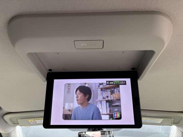 セレナ 1.2 e-POWER ハイウェイスター V アーバンクロム 後席モニター プロパイロット インテリジェントエマージェンシーブレーキ 全周囲カメラ LEDヘッド アダプティブクルーズ ETC 両側自動ドア レーンアシスト ドラレコ ワンオーナー インテリキー バックカメラ ABS(6枚目)