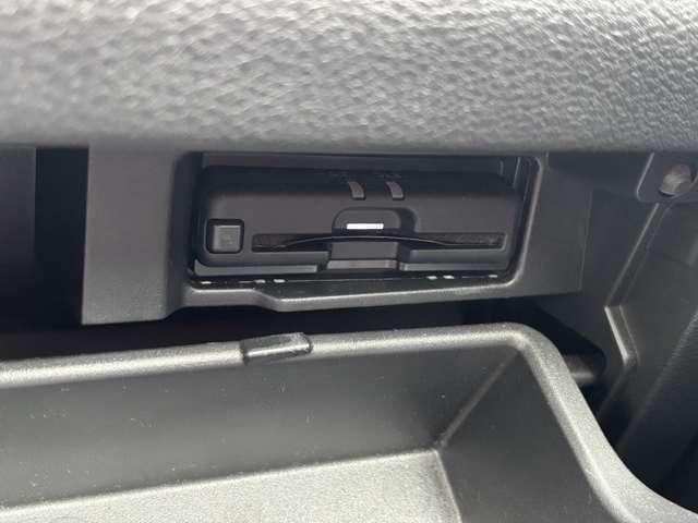 セレナ 1.2 e-POWER ハイウェイスター V アーバンクロム 後席モニター プロパイロット インテリジェントエマージェンシーブレーキ 全周囲カメラ LEDヘッド アダプティブクルーズ ETC 両側自動ドア レーンアシスト ドラレコ ワンオーナー インテリキー バックカメラ ABS(9枚目)