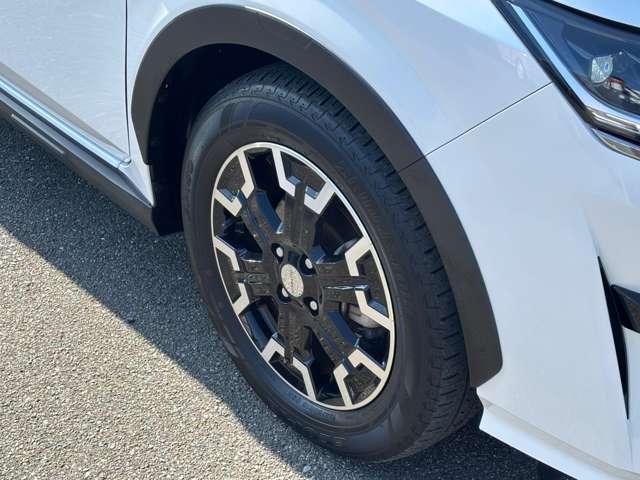 ノート ＡＵＴＥＣＨ　クロスオーバー　メモリーナビ　全周囲モニター　スマートキ　踏み間違い衝突防止アシスト　３６０°カメラ　アダクティブクルーズ　ＬＥＤヘッドランプ　ドライブレコーダー　バックカメラ　フルオートエアコン　アルミホイール　メモリーナビ　ＡＢＳ　ＥＴＣ（21枚目）