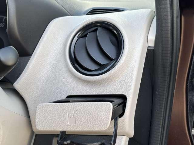 デイズ ６６０　Ｊ　純正ＣＤチューナー　ＥＴＣ　被害軽減ブレーキ　キーレス車　両席エアバック　誤発進抑制装置　エアバック　ＥＴＣ付　オートエアコン　Ｐウインドウ　記録簿有り　ＰＳ　ＡＢＳ（8枚目）