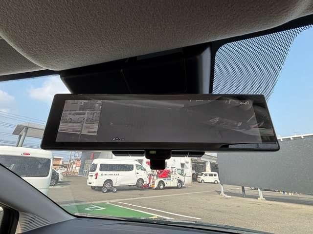 �X�}�[�g���[���~���[���t���Ă��܂��B����s���[��ו��A��Ȃɓ��悵�Ă������܂�Ȃǎ��E���Ղ�ꂽ�ꍇ�ł�����J��������̉f���ň��S�m�F�����邱�Ƃ��ł��܂��B