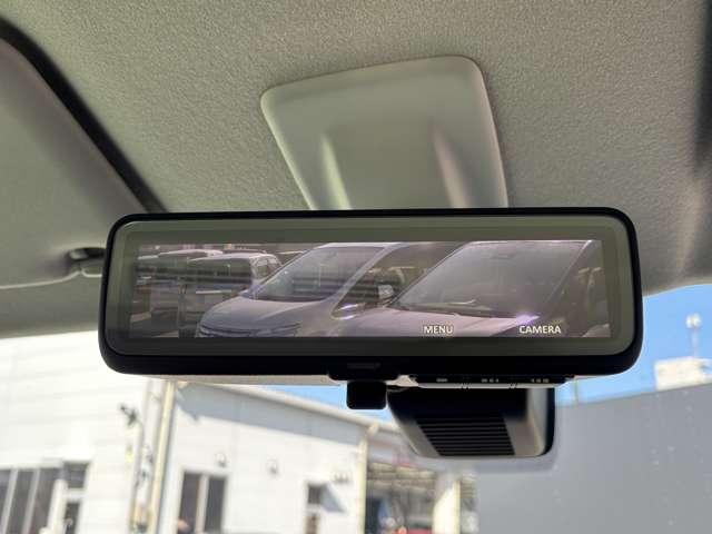 �X�}�[�g���[���~���[���t���Ă��܂��B����s���[��ו��A��Ȃɓ��悵�Ă������܂�Ȃǎ��E���Ղ�ꂽ�ꍇ�ł�����J��������̉f���ň��S�m�F�����邱�Ƃ��ł��܂��B