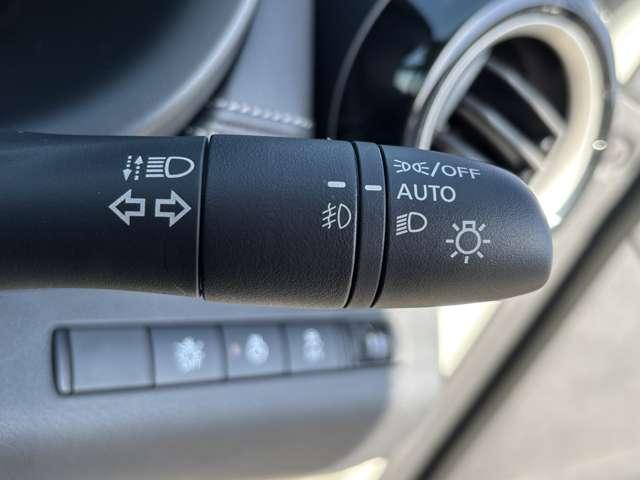 キックス １．２　Ｘ　（ｅ－ＰＯＷＥＲ）　メモリーナビ　全周囲モニター　ＡＢＳ　エアコン　パワーウィンドウ　衝突被害軽減ブレーキ　フルセグＴＶ　ＬＥＤヘッドランプ　禁煙車　レーダークルーズコントロール　スマートキー　アイドリングストップ（10枚目）