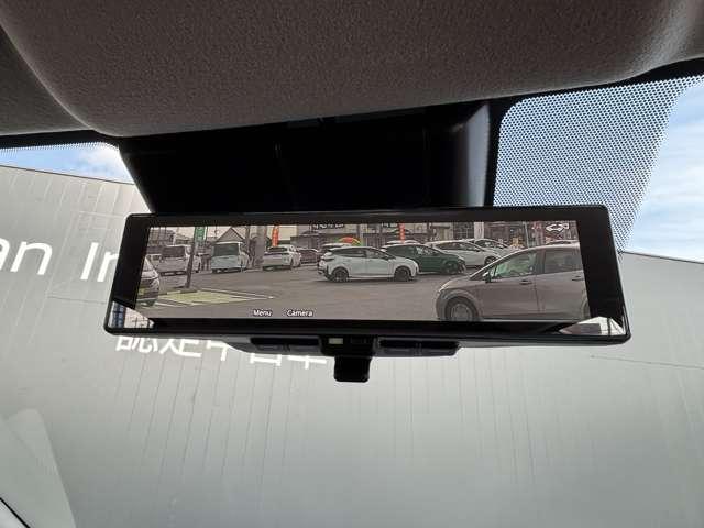 �X�}�[�g���[���~���[���t���Ă��܂��B����s���[��ו��A��Ȃɓ��悵�Ă������܂�Ȃǎ��E���Ղ�ꂽ�ꍇ�ł�����J��������̉f���ň��S�m�F�����邱�Ƃ��ł��܂��B