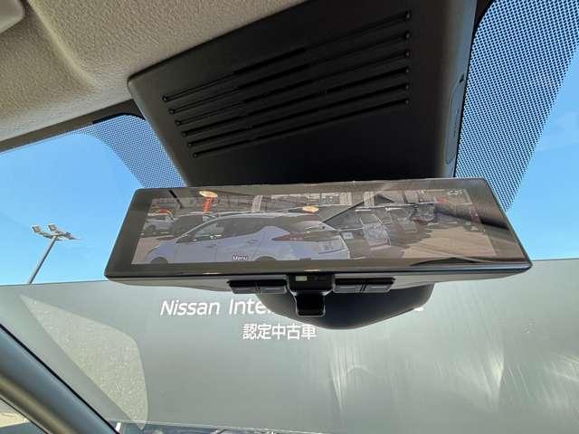 �X�}�[�g���[���~���[���t���Ă��܂��B����s���[��ו��A��Ȃɓ��悵�Ă������܂�Ȃǎ��E���Ղ�ꂽ�ꍇ�ł�����J��������̉f���ň��S�m�F�����邱�Ƃ��ł��܂��B