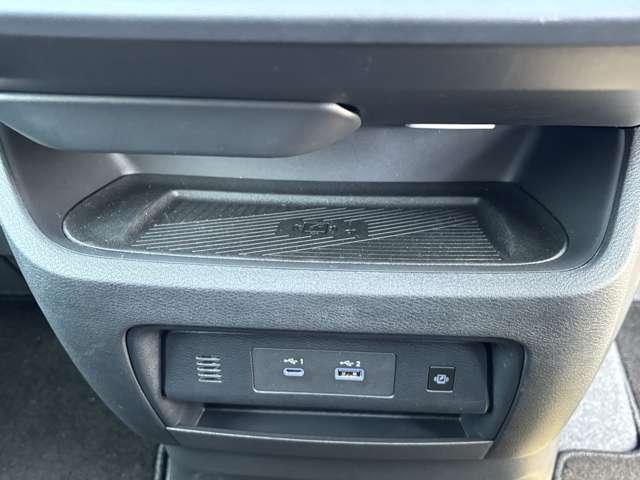 �u�������̃��C�����X�[�d�I�X�}�z�̏[�d���Ȃ��Ă����S�I�t�r�a�[�q�̃P�[�u����ڑ�����΍ő�Q�l���[�d���\�ł��I