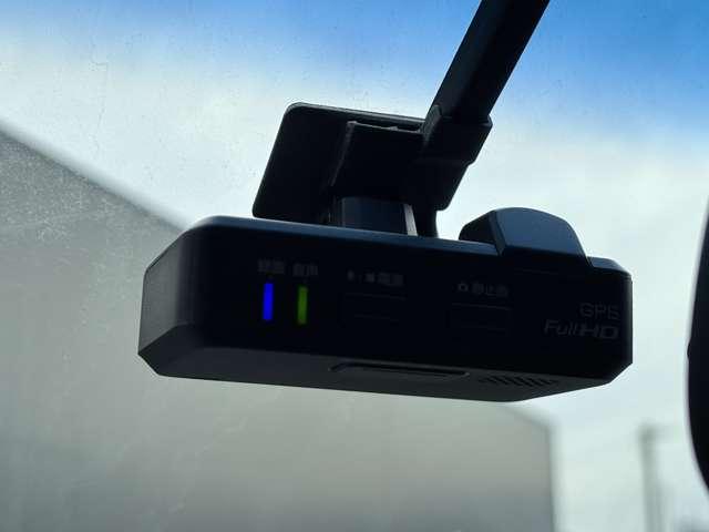 �h���C�u���R�[�_�[����������S�^�]�����Ă��Ă��A���̂Ɋ������܂�邱�Ƃ�����܂��B������̂Ƃ��ɏ؋��Ƃ��Ďg����h���C�u���R�[�_�[�I�v�V�����łS���~�قǂ�������̂��t���Ă��܂��I