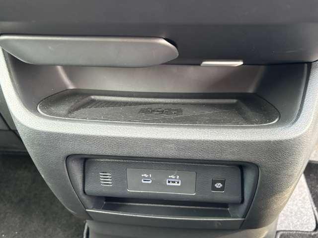 �u�������̃��C�����X�[�d�I�X�}�z�̏[�d���Ȃ��Ă����S�I�t�r�a�[�q�̃P�[�u����ڑ�����΍ő�Q�l���[�d���\�ł��I