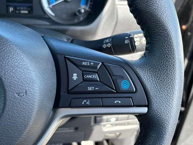 �������H�P��Ԑ��ł̏a�ؑ��s�ƒ����ԏ��q���s�̂Q�̃V�[���ŁA�A�N�Z���A�u���[�L�A�X�e�A�����O�̂��ׂĂ������I�ɐ��䂵�A�h���C�o�[�̕��S���y�����Ă����v���p�C���b�g���ځ�