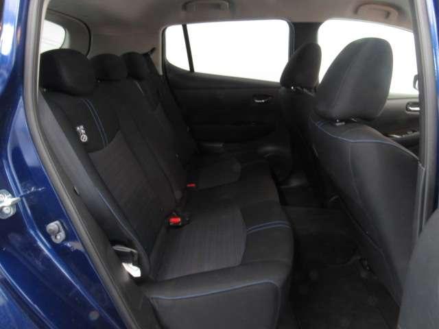 ���㕔���ȁ���Ȃ���l�̕��ł�����������X�y�[�X���m�ہB�������[���V�[�g�̃N�b�V�������_�炩�������O�h���C�u�̔�J���y�����Ă���܂��B