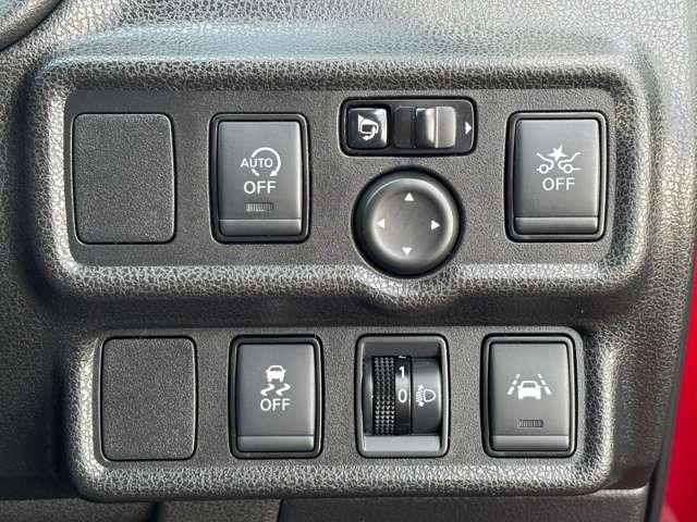 ���Ђ̓X�ܐ��V�W�X�܁B�W���ԗ��䐔�W�O�O��ȏ�W�����Ă���܂��B���q�l�ɂ��������Ԃ�����Ă����Ă��������܂��̂ŁA���C�y�ɓ��X�܂ł����X���������I