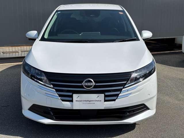 �t�����g�K���X�̏㕔�ɂ͏Փˌy���u���[�L�̑��u���t���Ă���A�����S�ɉ^�]���y����ł����������Ƃ��ł��܂��B